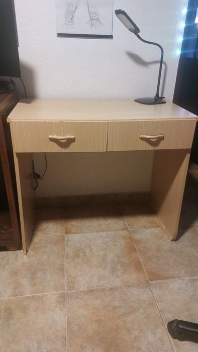 Secretária madeira de pinho com duas gavetas