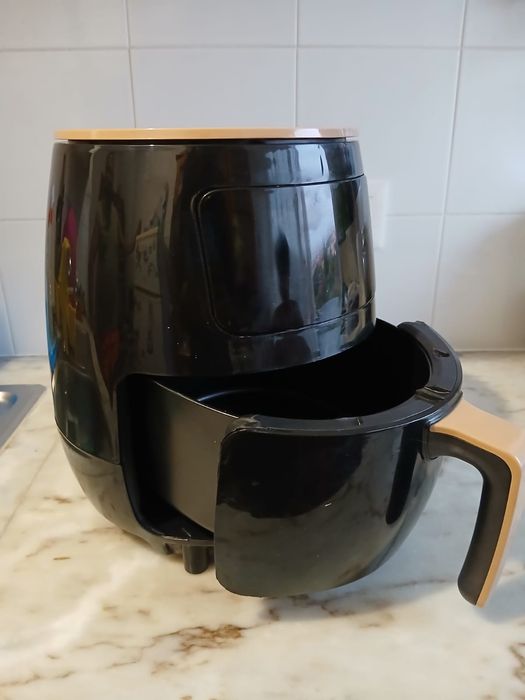 Air Fryer 4.5L (Fritadeira sem óleo)