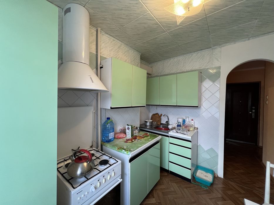 3 кімн. Світальського, середина будинку 3/9пов з меб і тех. Коротченко