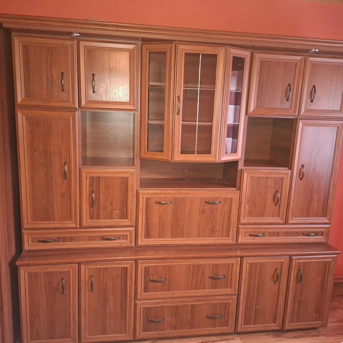 Meblościanka w bardzo dobrym stanie

Sprzedam meblościan