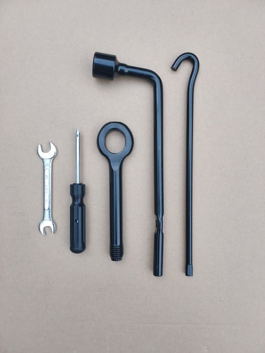 Домкрат, набір інструментів, гак (крюк) Hyundai Accent HC / Kia Rio FB