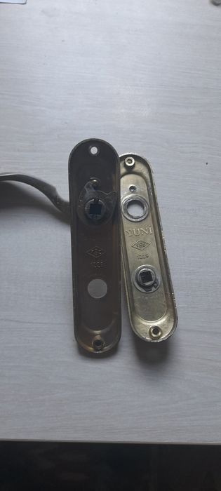 Замок ( середцевина ). Дверная ручка, замок.