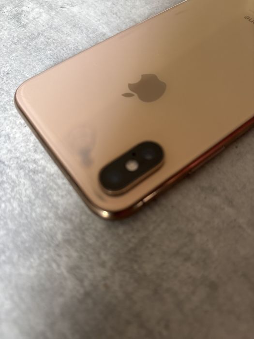 Iphone xs.