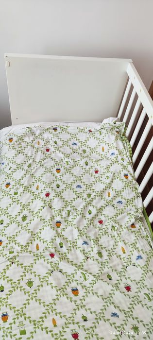 Berço IKEA e colchão Zippy