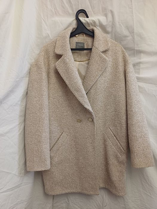 Стильне гарне пальто