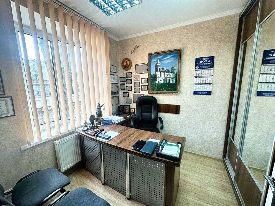 Продаж фасадного приміщення по проспекту Перемоги з АВТОНОМКОЮ