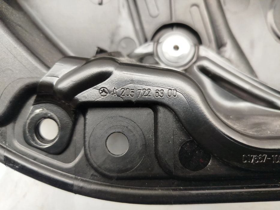 Elevador vidros frente esquerdo MERCEDES-BENZ Classe C Carrinha (S205)