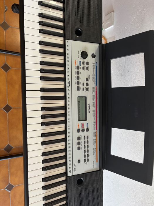 Piano Teclado yamaha YPT260