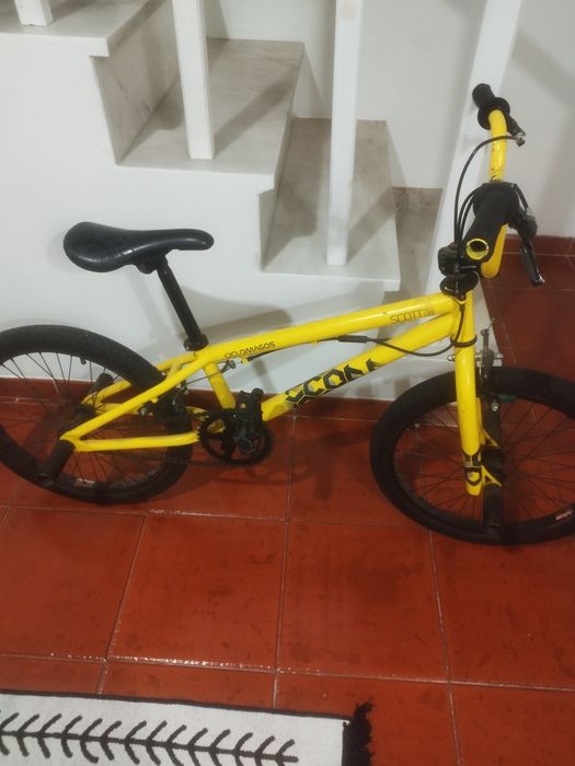 Bicicleta bmx amarela Scott vol-x40