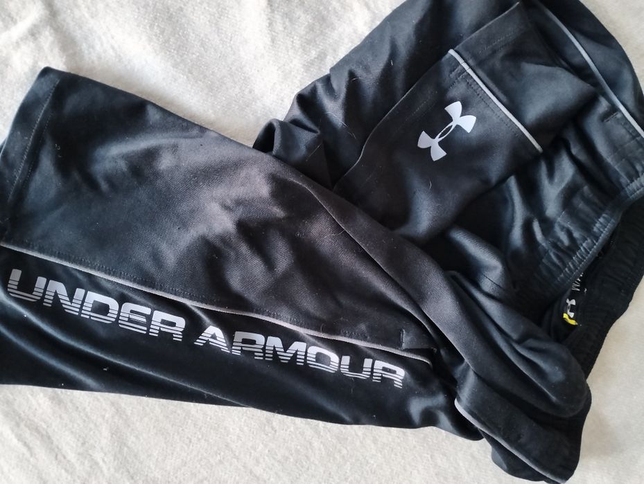 Spodenki czarne Under Armour r. M