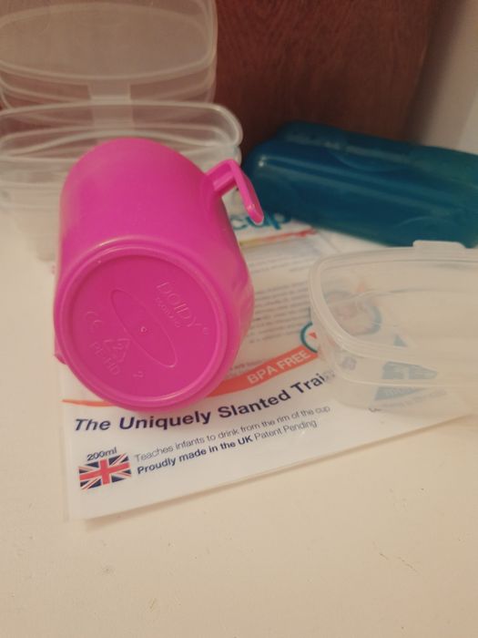 Doidy cup zestaw + 4 pojemniki Baby Cubes + gratis