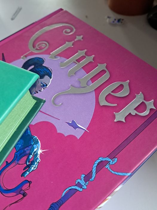 За всю серію Марісси Маєр Сіндер Кресс Місячні хроніки  Вінтер Скарлет