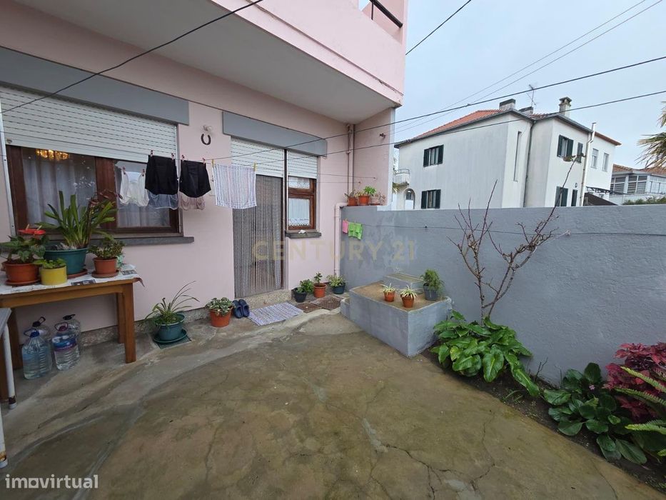 Arrendado | Andar Moradia T2 | Terraço | S. Mamede de Infesta | Invest