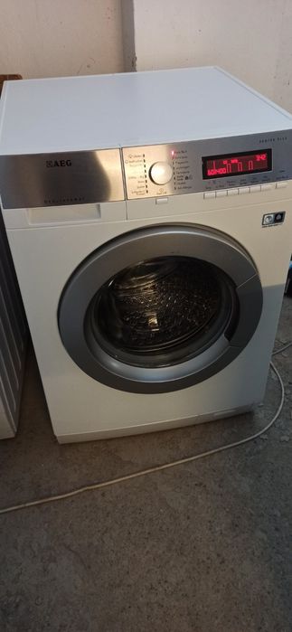 Пральна машинка AEGна 10кг.