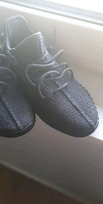 Yeezy black 45 1/3