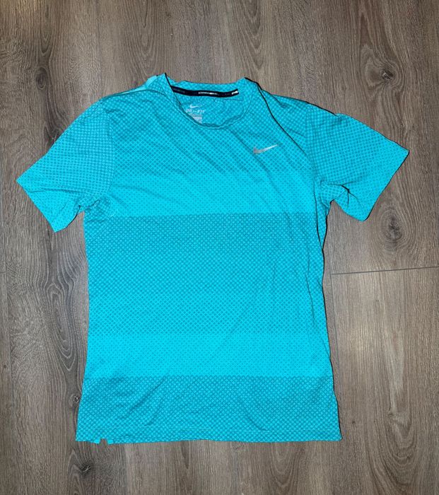 Футболка Nike DRI-FIT, розмір S, unisex для бігу, спортзалу