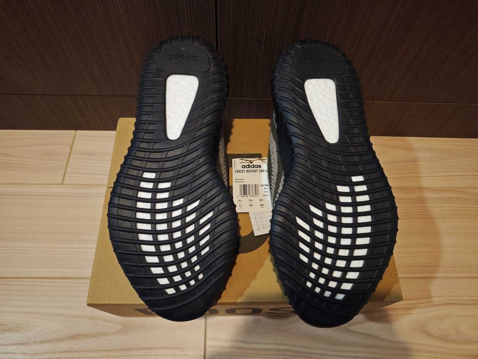Adidas Yeezy Boost 350 v2 Carbon Beluga Reflective