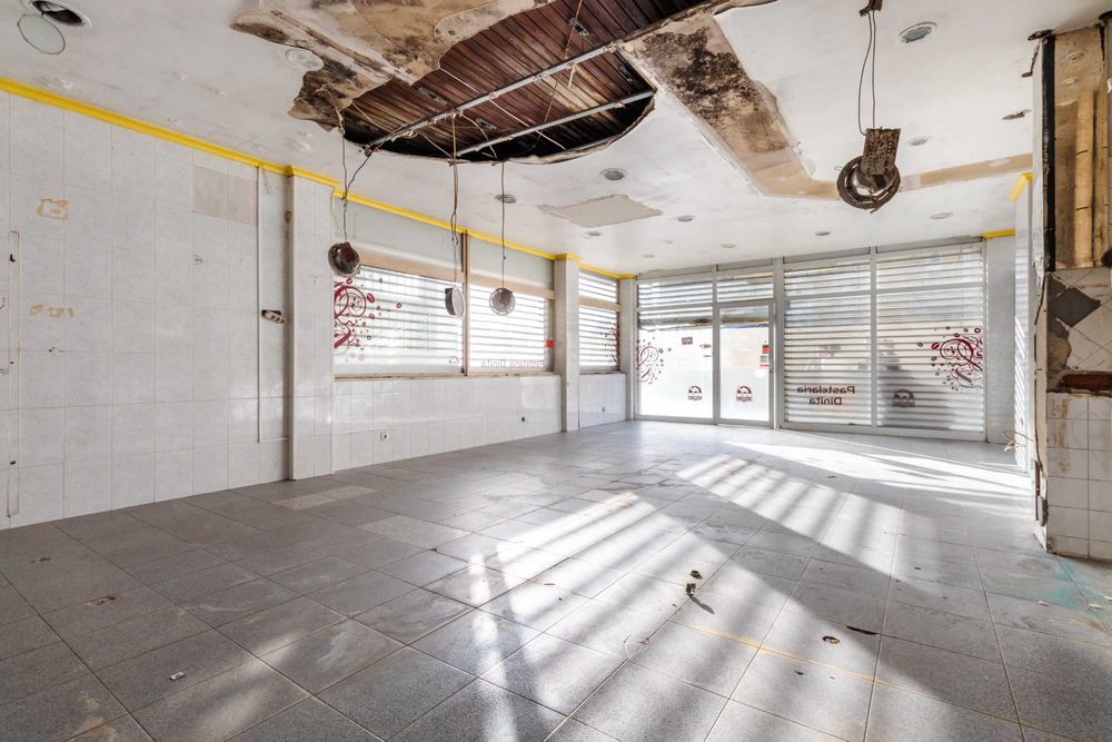 Espaço comercial à venda na Rua do Moinho s/n