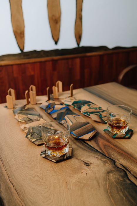 Підставки з дерева та епоксидної смоли!костери,підстаканники,стіл