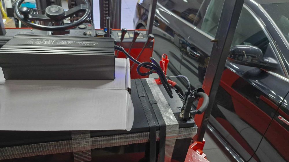 Empilhador com baterias avariadas eu compro