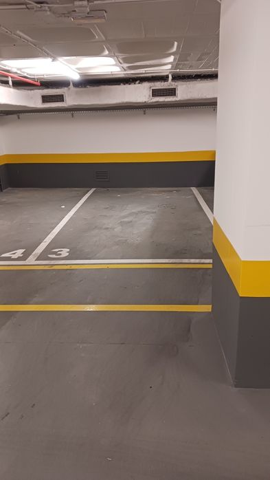 Vende-se estacionamento — Santo António, Lisboa