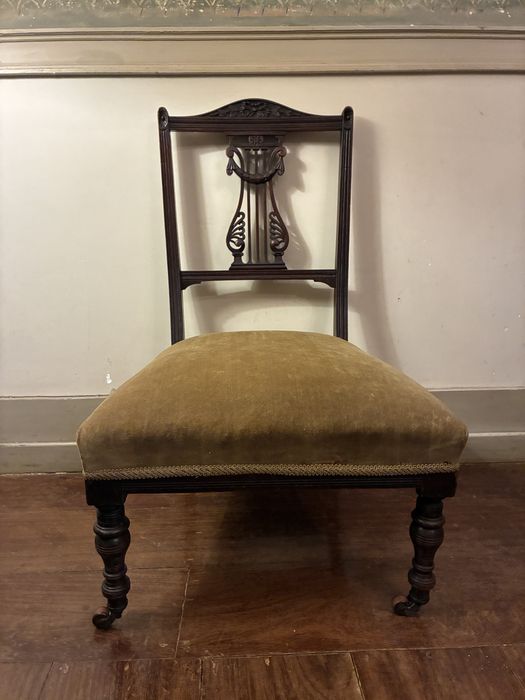 Cadeira Inglesa muito antiga