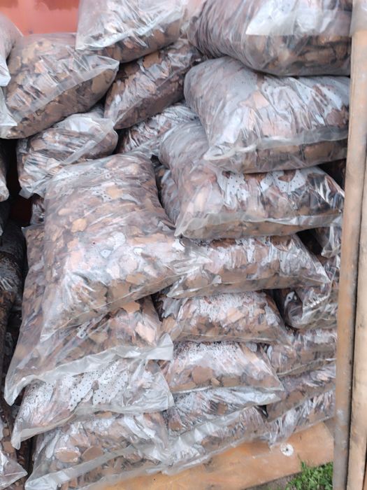 Соснова кора. Кора . Мульча соснова для рослин..