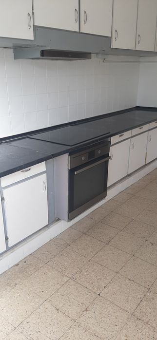 Almada T2 bem localizado.