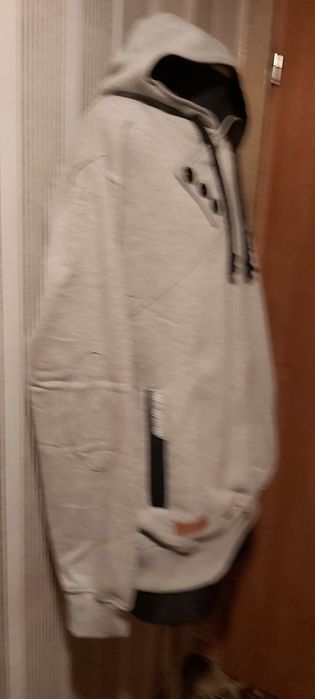 Bluza sportowa roz XL nowa z kapturem
