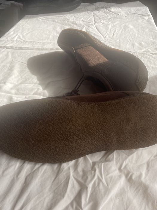 Sapatos novos em couro