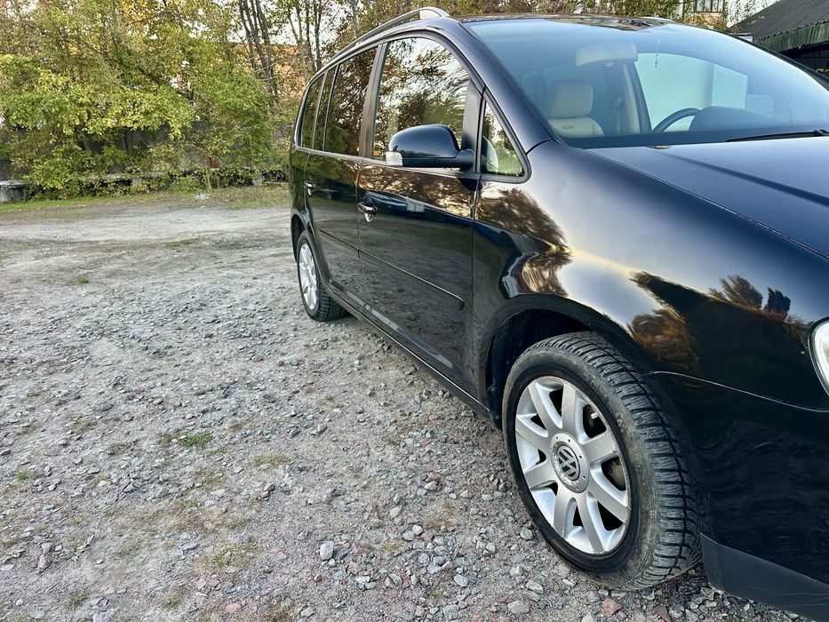 Продам Volkswagen Touran 2.0 Дизель