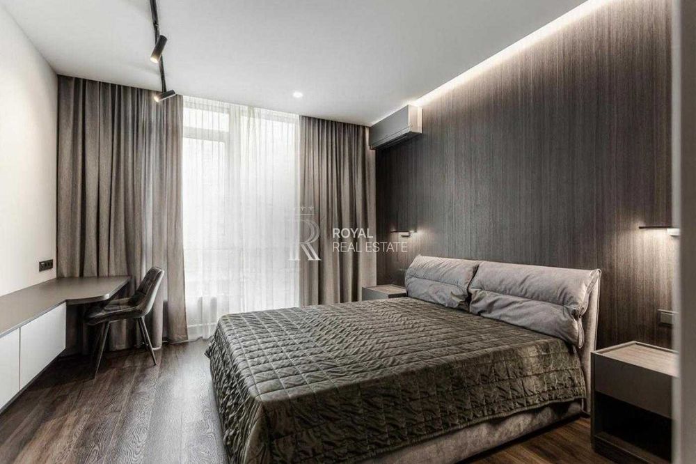 Продаж 3-кімнатна дизайнерська квартира 82 м2 ЖК Французький квартал 2 Джона Маккейна Центр Печерський район Київ