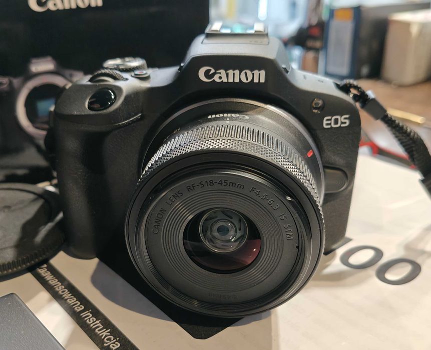 Aparat fotograficzny CANON EOS R100/Obiektyw/Ładowarka, Bateria/Warto