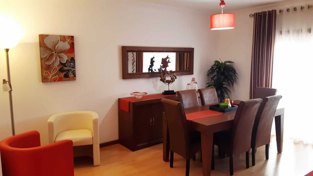 Apartamento Triplex T3+1 nas Caldas da Rainha em Condomínio com Piscina