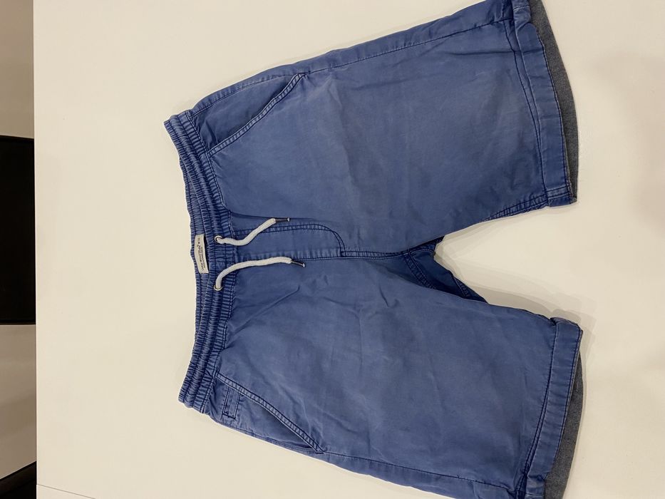 Calções azuis rapaz