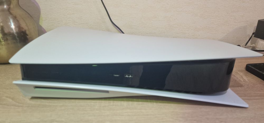 PlayStation 5 impecável 1TB com um comando e caixa