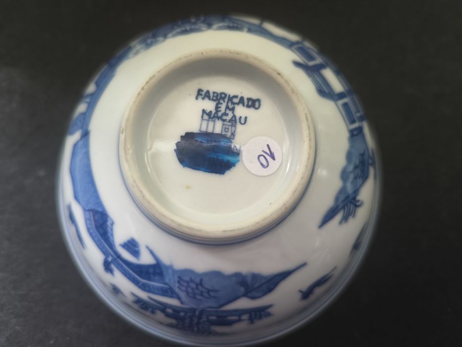 Tigela de Porcelana Azul e Branca