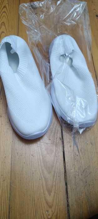 Sneakersy kremowe unisex rozmiar 43