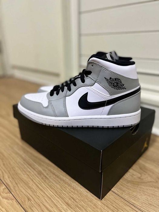 Jordan 1 Mid Smoke Grey R. 42