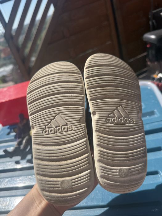 Sandały dla chłopca 27 adidas marvel
