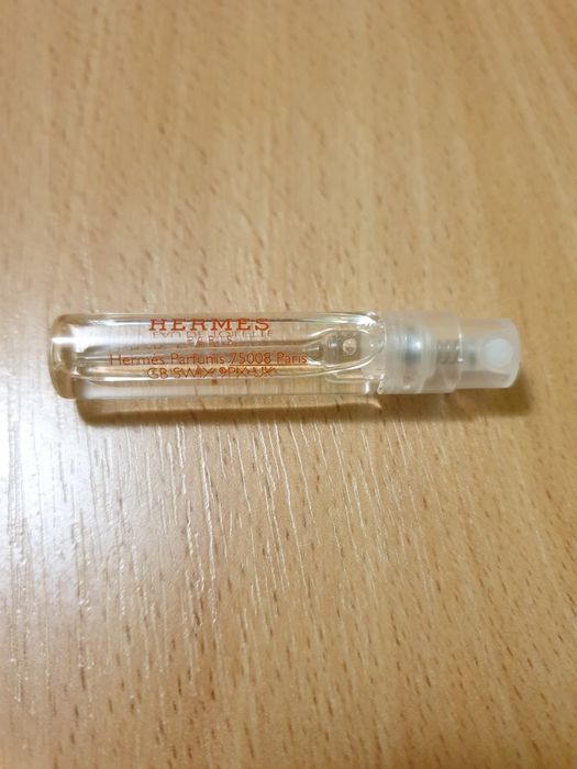 Віддам безкоштовно парфюм духи туалетна вода