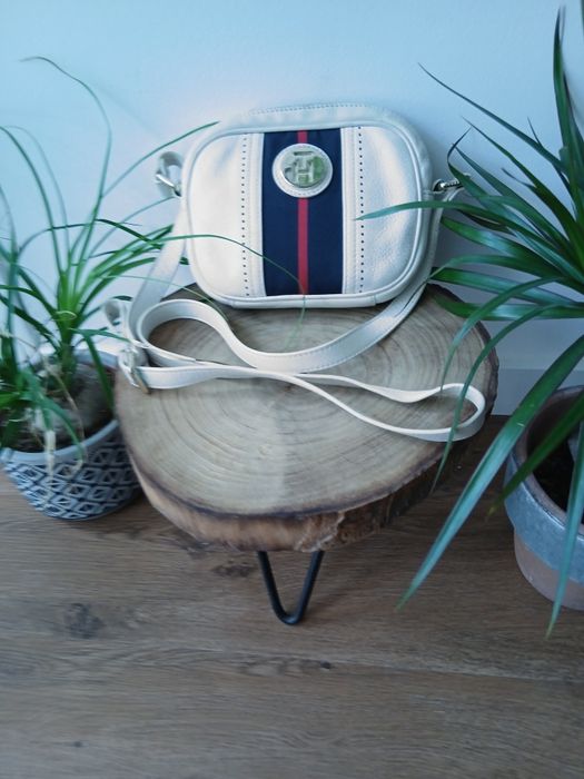 Mala pele Tommy Hilfiger tiracolo