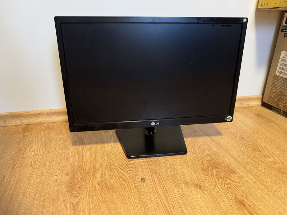 Продам не рабочий монитор