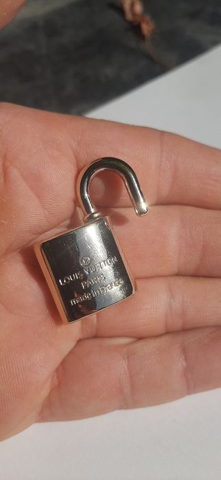 Замочки  до сумок    .