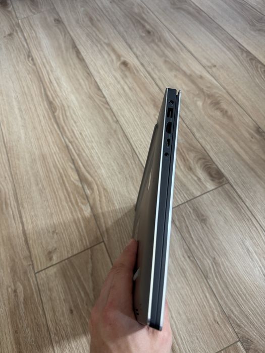 Laptop DELL Precision 5540 Nowa bateria, 4K UHD Dotyk, Windows 11 PRO, i7-9750H, 32GB RAM, 512 GB SSD, NVIDIA Quadro T1000