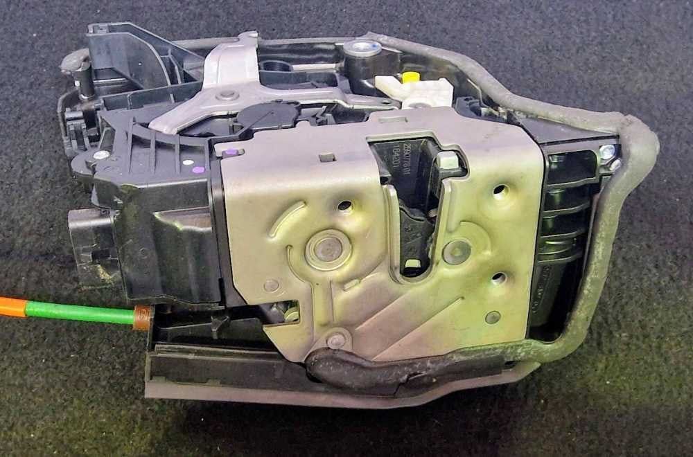Fechadura / Fecho Porta Trás Direito 259077801 - BMW 5