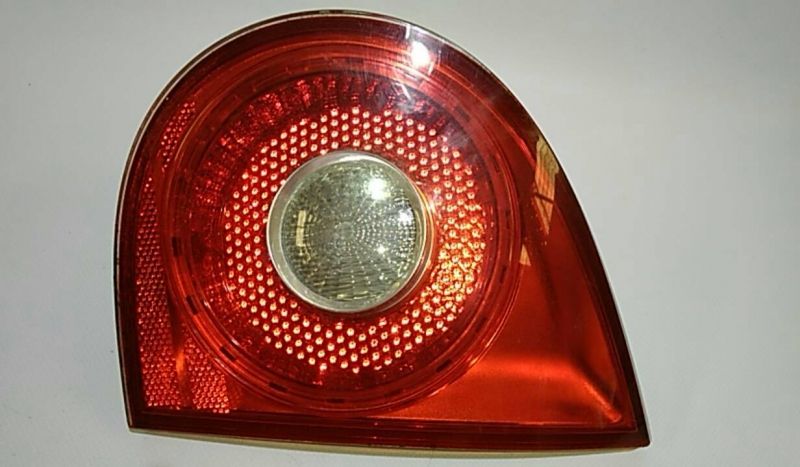 Farolim da mala direito VOLKSWAGEN Golf V (1K1)