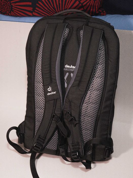 Mochila Deuter Giga 28L – Conforto e Organização para o Dia a Dia!