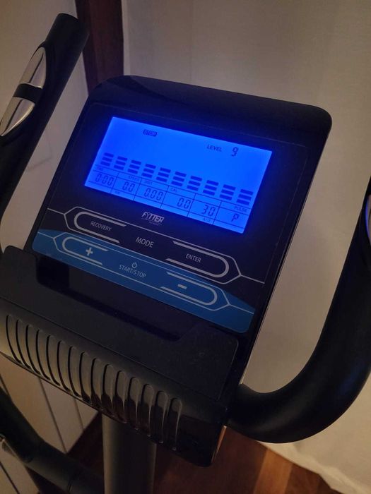 Fytter CR-4X Elliptical Machine in Perfect Condition in Porto (Vila Nova de Gaia)64284740300547122