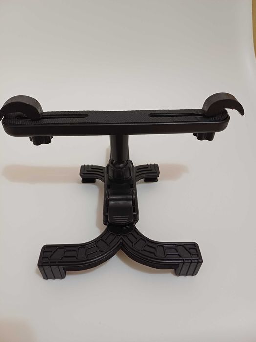 Suporte para tablet na cadeira do carro